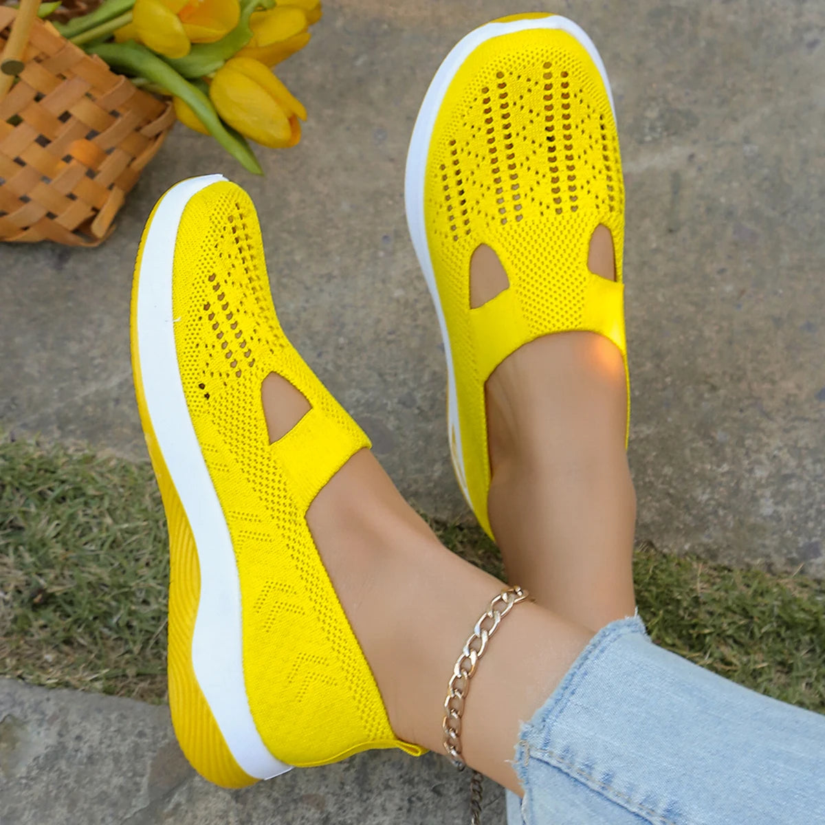 Women's shoes, women's sports shoes, summer flying woven mesh soft sole breathable sports shoes