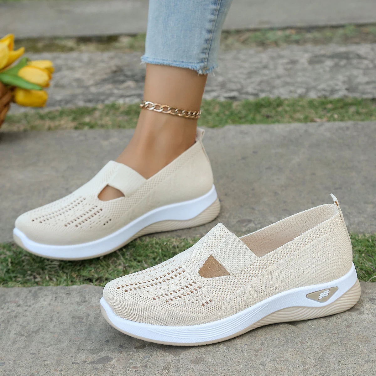 Women's shoes, women's sports shoes, summer flying woven mesh soft sole breathable sports shoes