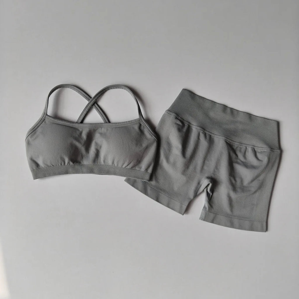 Women's 2-Piece Yoga Suit Seamless Fitness Suit Gym Clothes Sports Bra Impact Shorts Set Workout Set Gym Outfit
