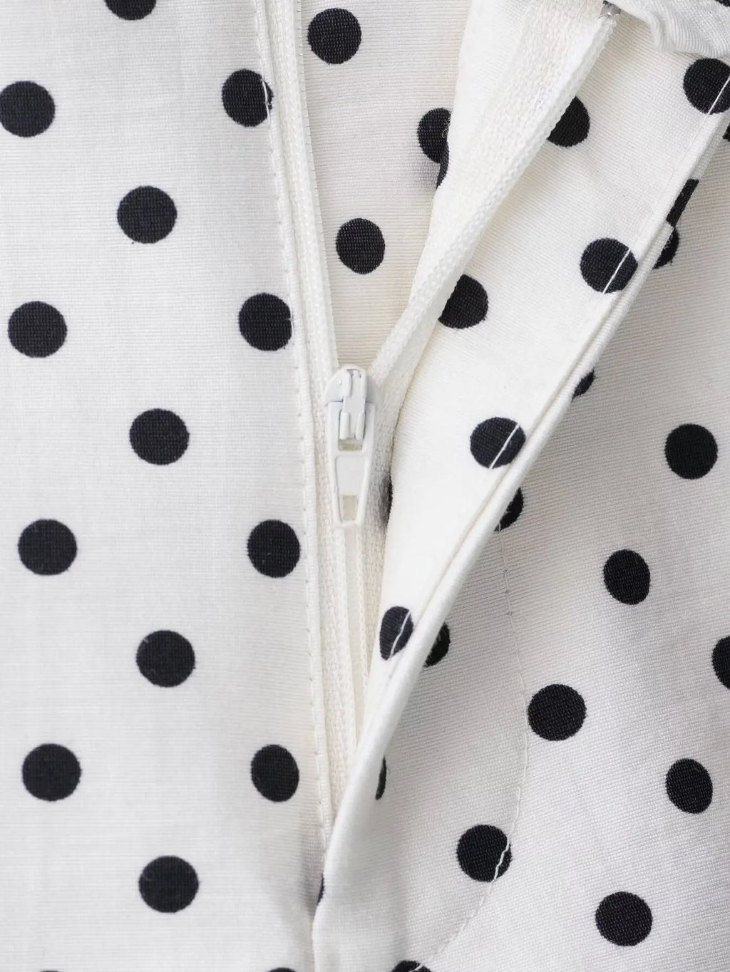 HH Woman Autumn Long Sleeves Turtleneck Zipper With Pockets Drawstring Casual Coats Women Fashion Polka Dot Printed Jacket